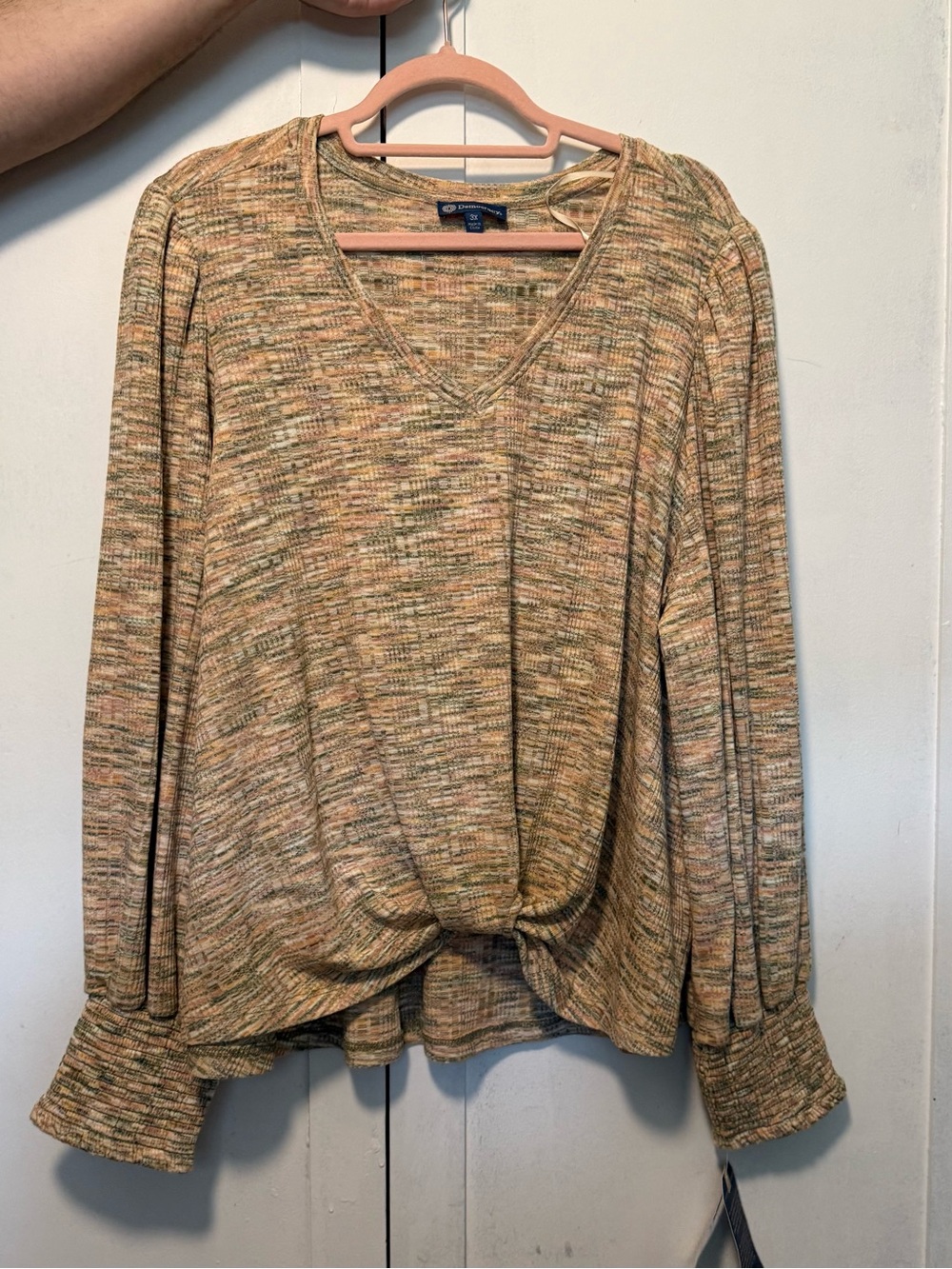 Democracy Multitone Twist-Hem Long Sleeve Top in Tan and Green